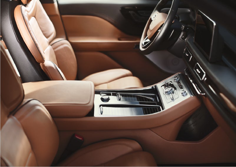 A 2023 Lincoln Aviator® Black Label model is shown in the Flight interior theme | Holmes Tuttle Lincoln in Tucson AZ