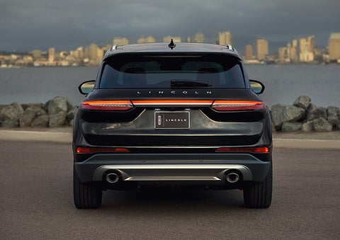 The rear lighting of the 2024 Lincoln Corsair® SUV spans the entire width of the vehicle. | Holmes Tuttle Lincoln in Tucson AZ