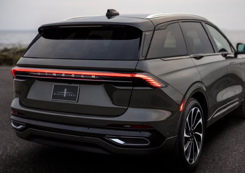 The rear of a 2024 Lincoln Black Label Nautilus® SUV displays full LED rear lighting. | Holmes Tuttle Lincoln in Tucson AZ